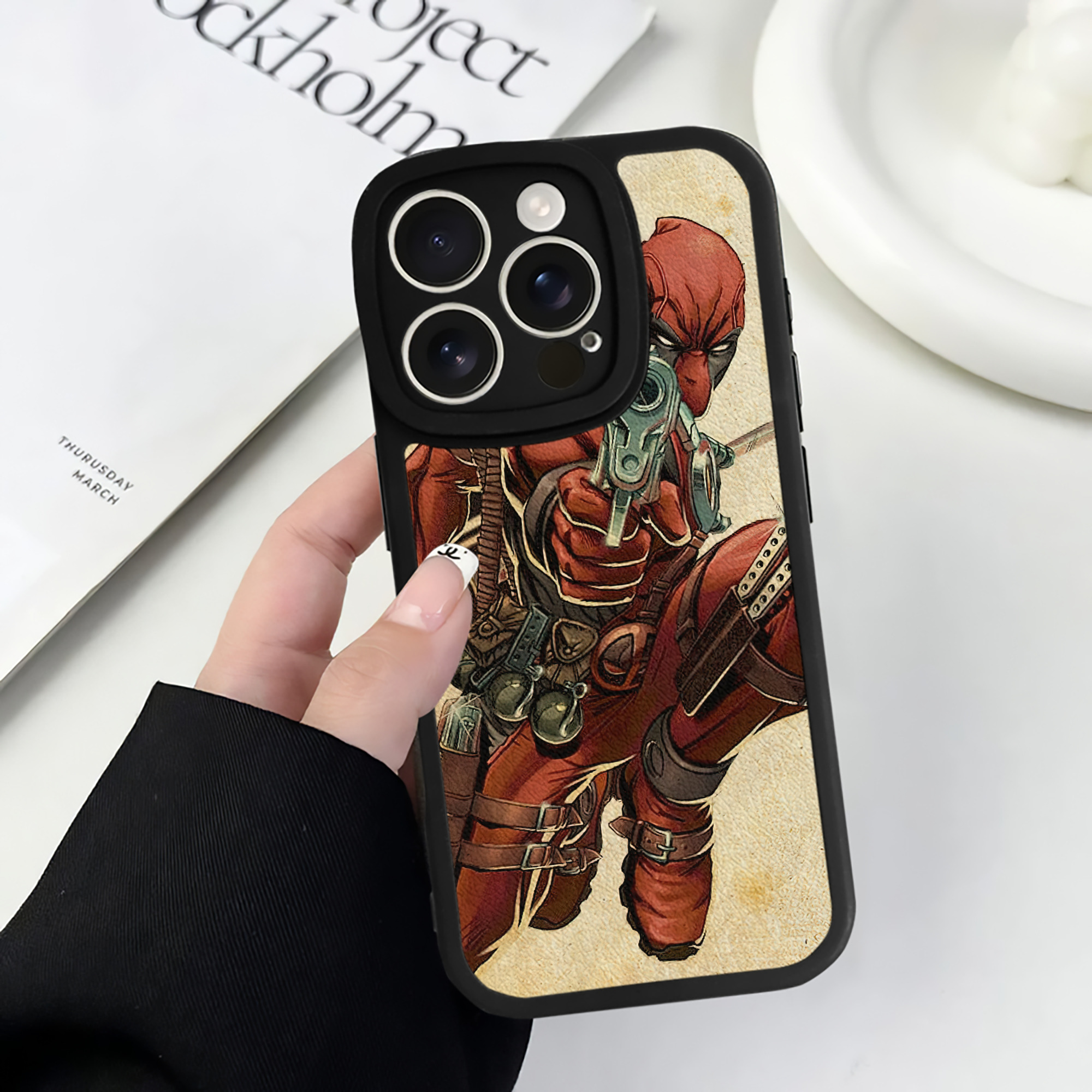 （画像用） Deadpool デッドプール 【iPhone 16シリーズ対応】シリコンスマホケース（レザー調） 材質：シリコン